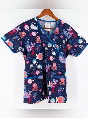 UA Scrubs Sea Paparazzi Dove Mock Wrap Scrub Top Small‎ WT668DSE Ocean Life Vet